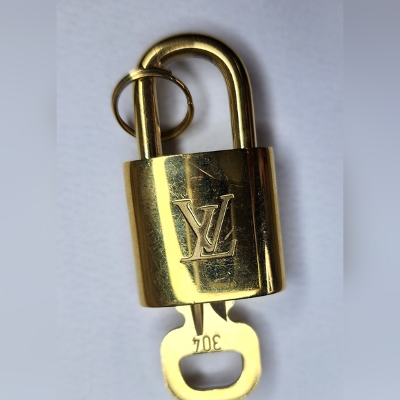 Louis vuitton lock - Picture 5 of 6